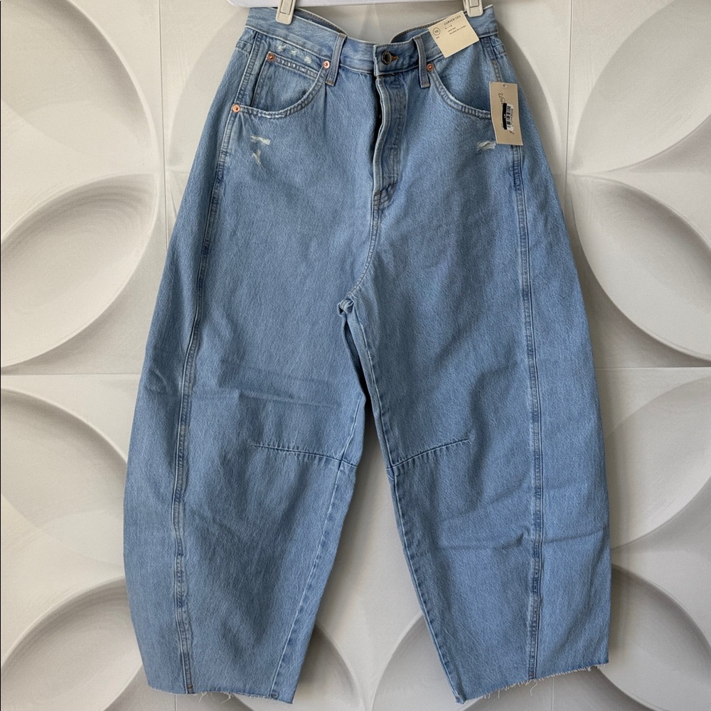 Universal Thread High Rise Curved Leg Jean NWT - Picture 3 of 9